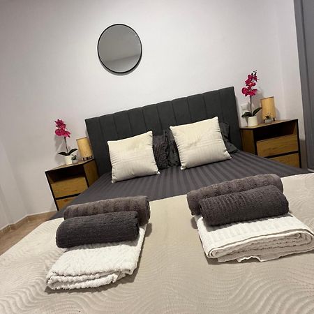 Magdalena Apartament Torrevieja Buitenkant foto