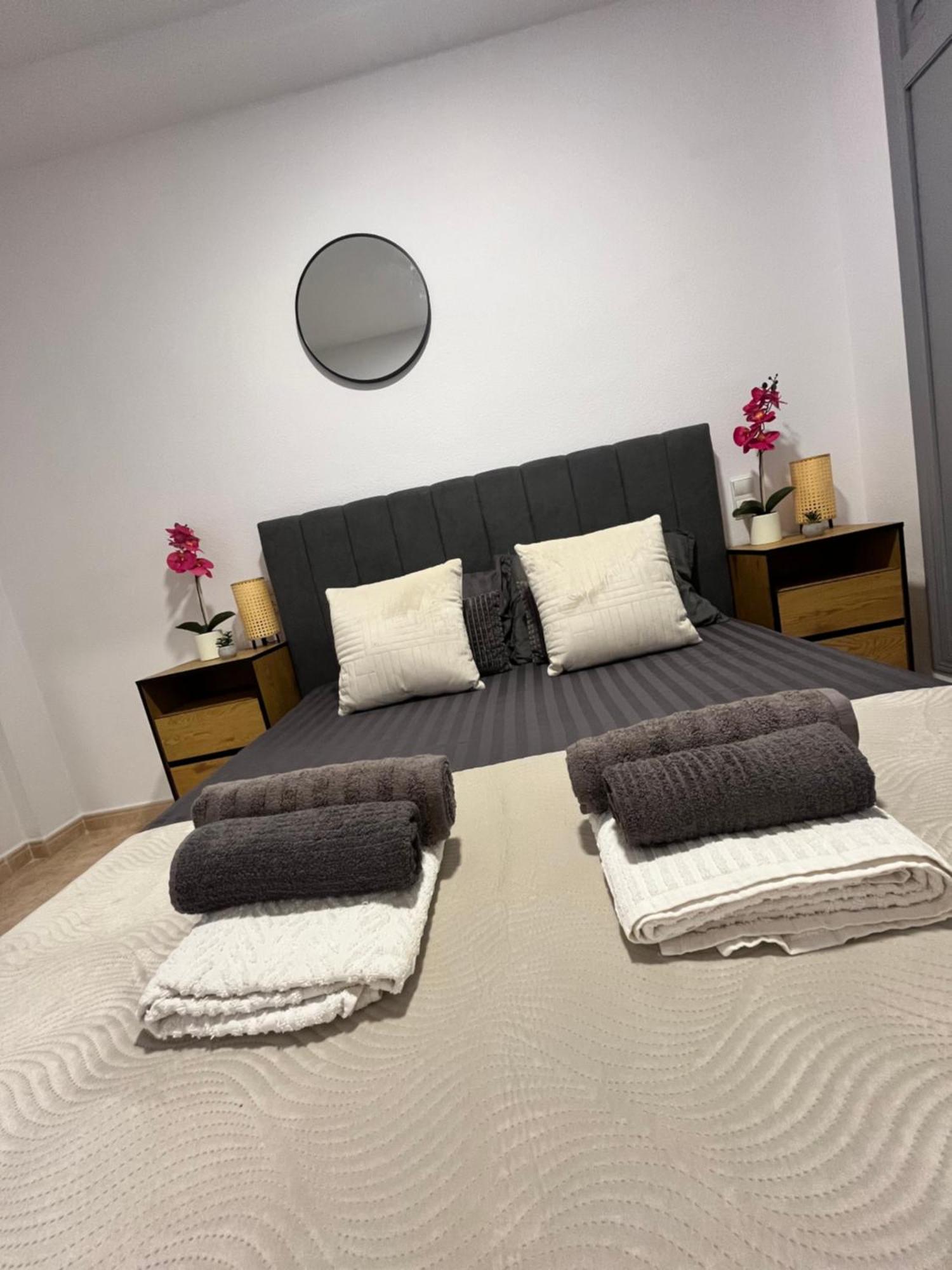 Magdalena Apartament Torrevieja Buitenkant foto